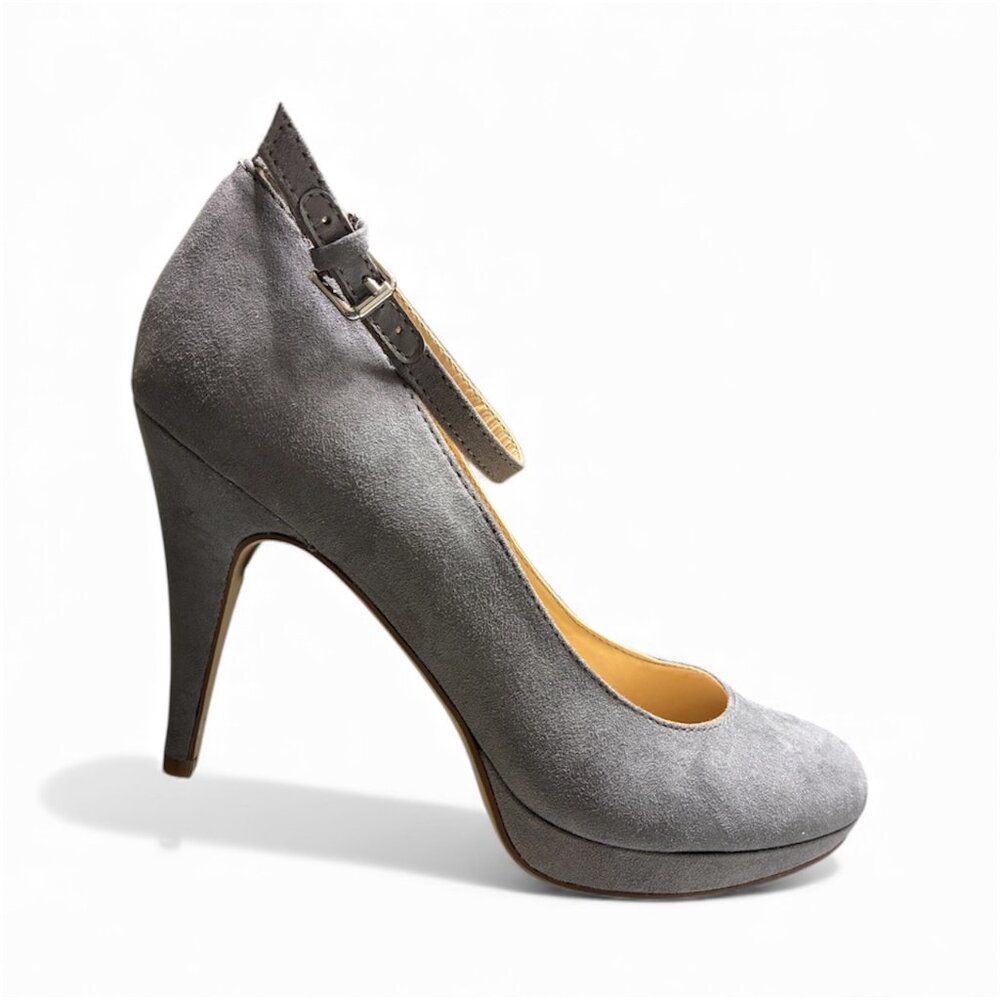 Unisa Babydoll Heels Size 9